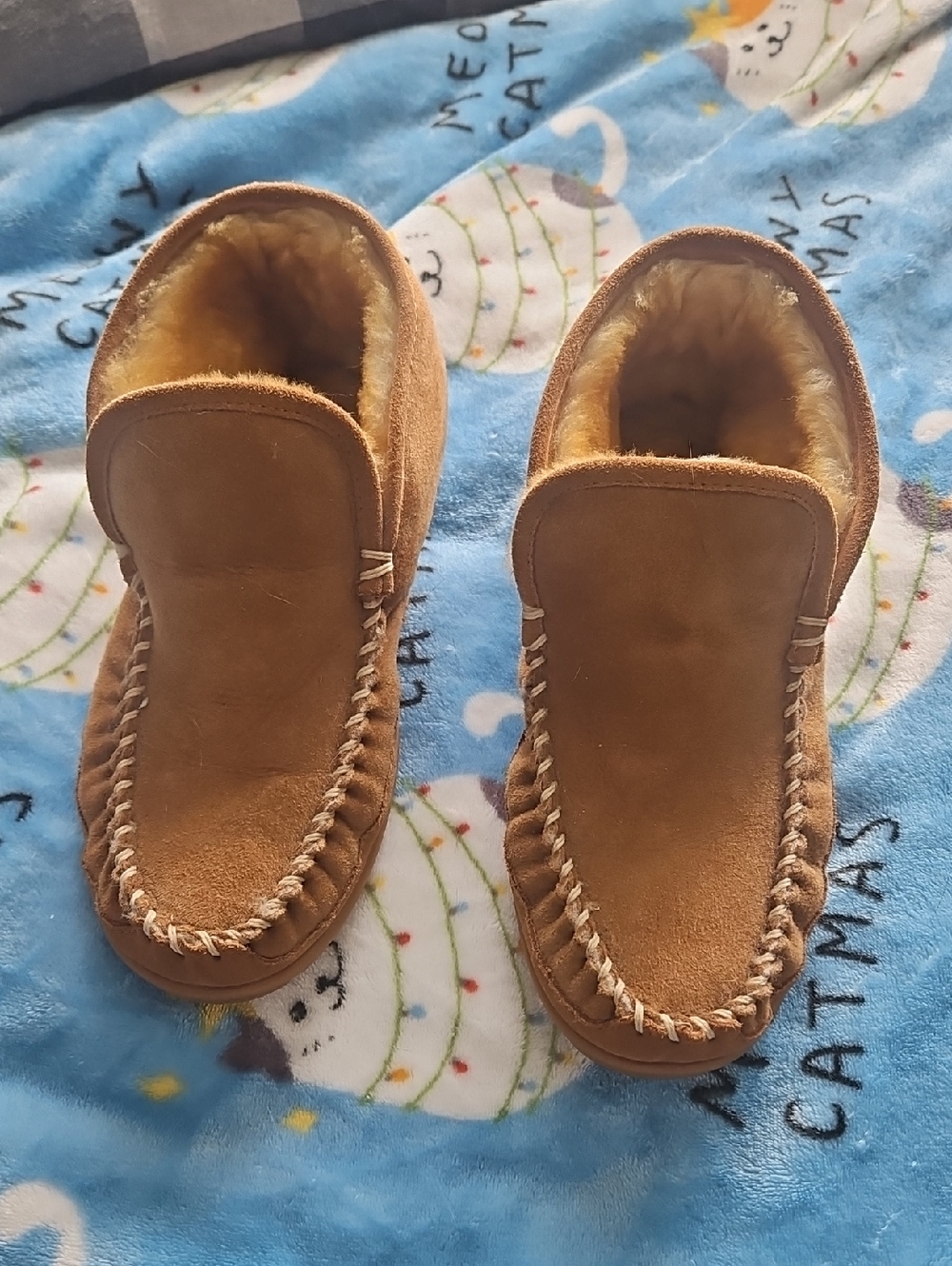 LL Beans Women's Tan Suede Shearling Moccasin Slippers